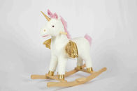 اسب شاخدار اسب شاخدار اسب سفید اسب شاخدار اسب سفید برای صندلی حیوانات پر شده با رک بالا